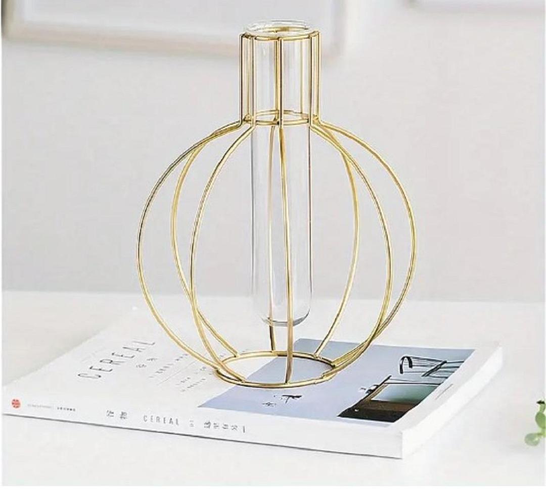 golden geometric iron vase - view 4
