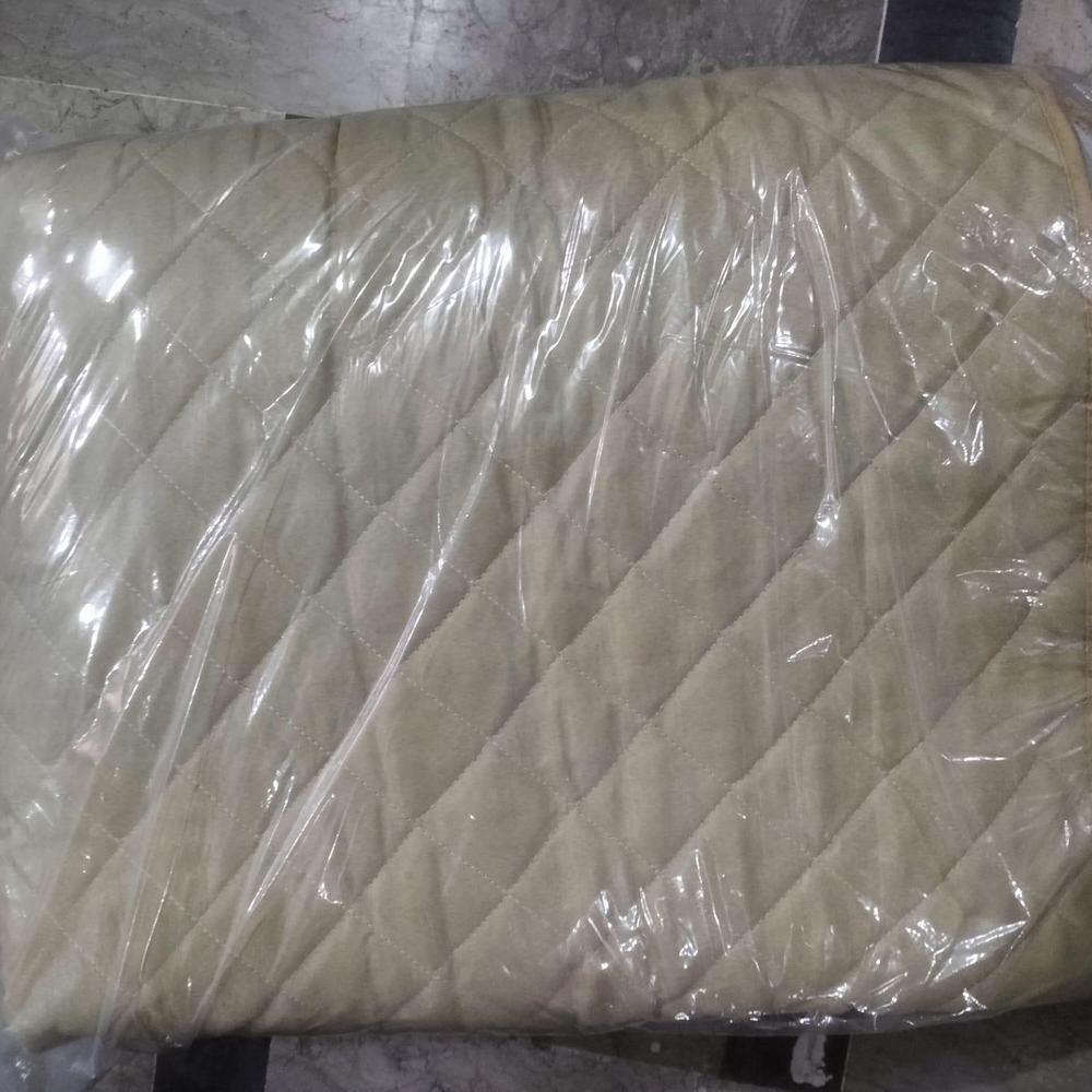 7 Seater Quilted Sofa Cover - Beige 3-Layer Cotton Polyester Sofa Protector – photo 2